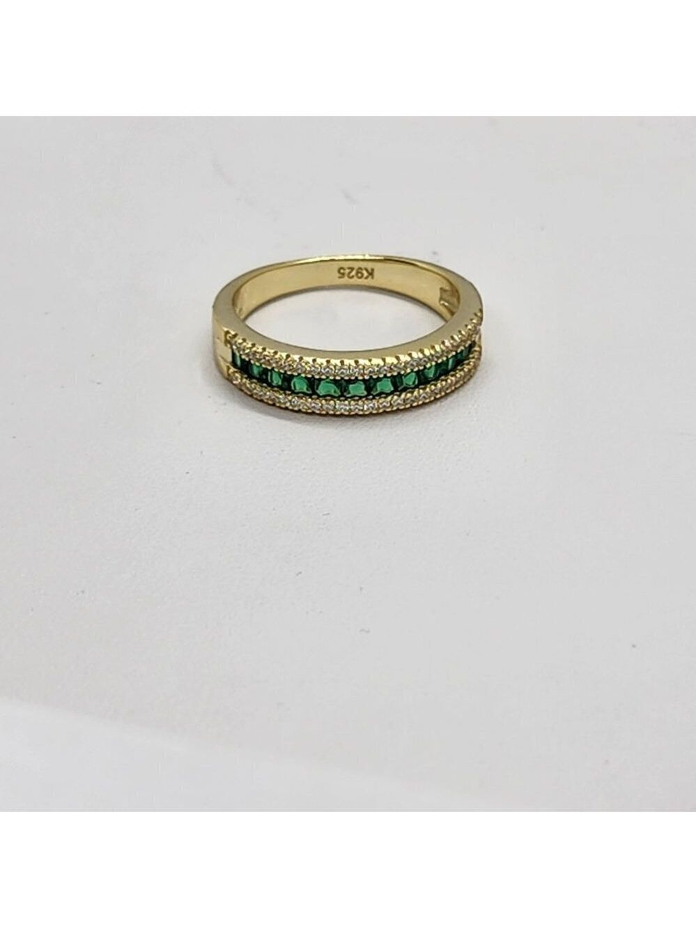 Sparkling Green Cubic Zirconia Ring – 925 Sterling Silver Design